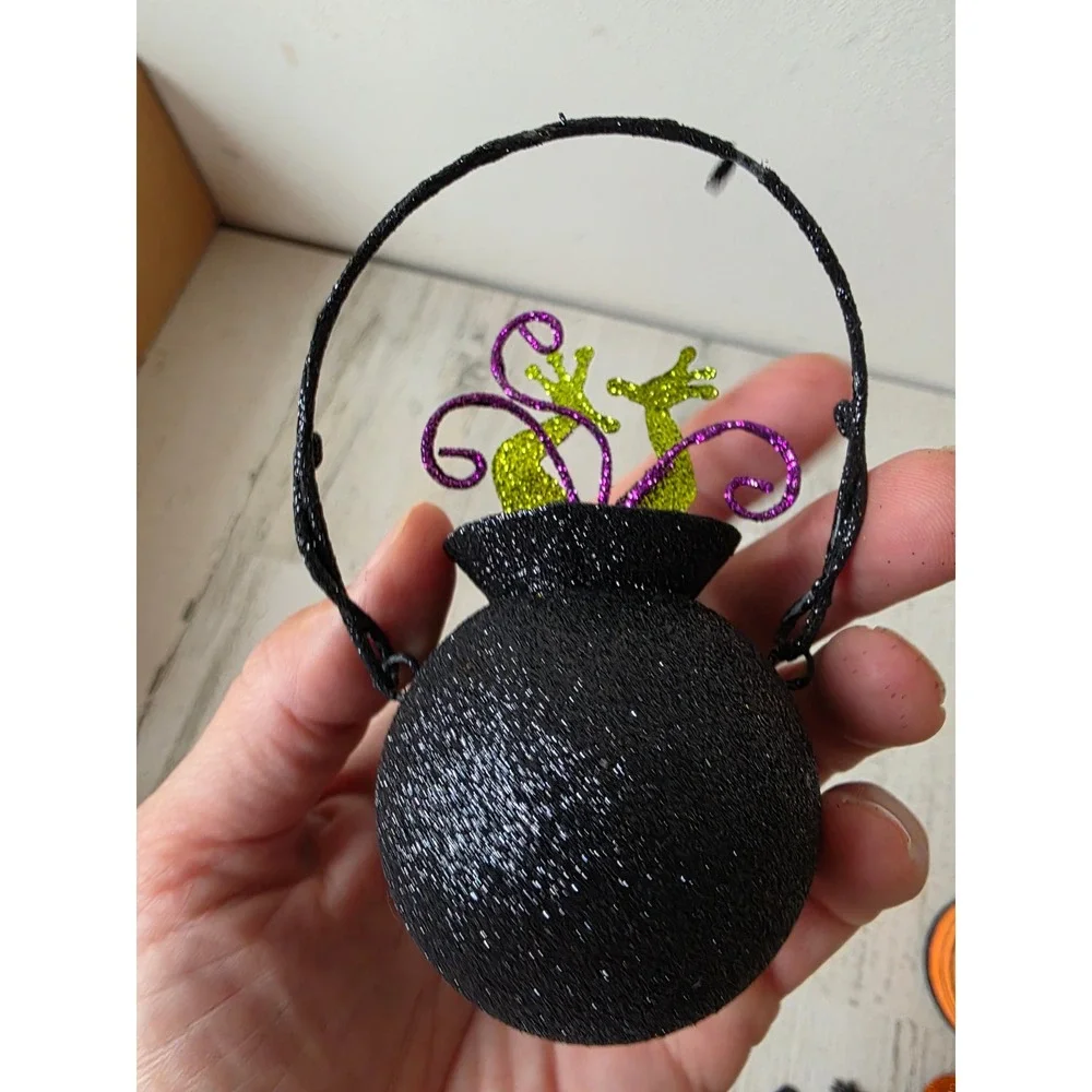 Vintage Pier 1 Hocus pocus cauldron glitter ornament frog which tree Halloween